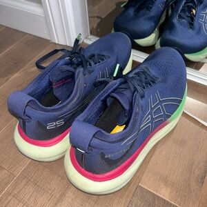 ASICS Gel Nimbus 25 Running Sneakers